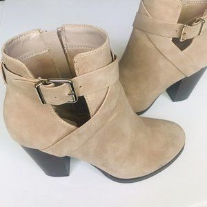 Call It‎ Spring Aldo Group Tecia Beige Chunky Heel Booties Size 6